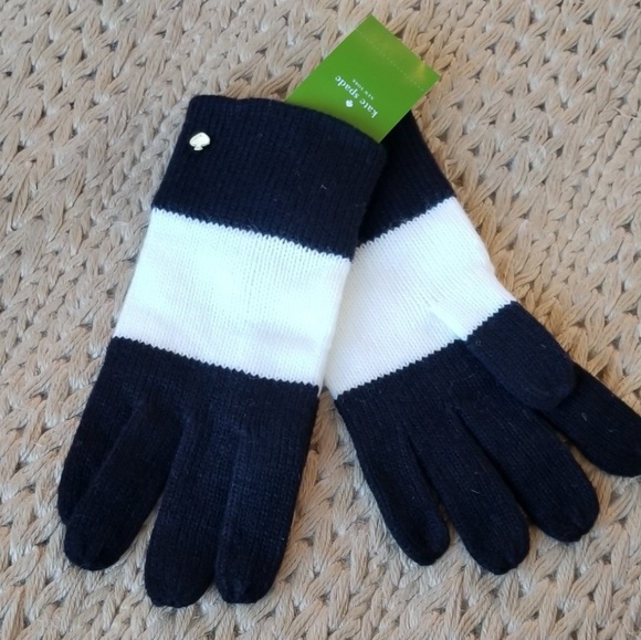 kate spade Accessories - NO OFFERS PLS Kate Spade Knit Mittens